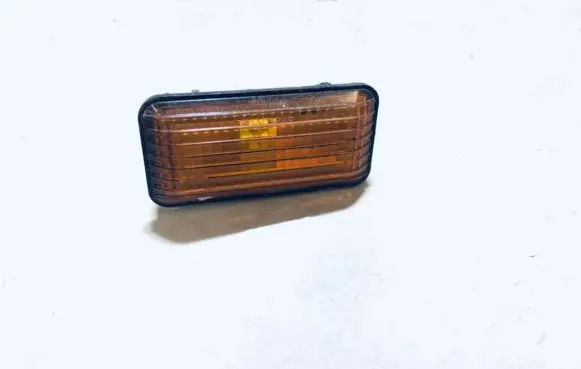 Volkswagen PASSAT B3 Front fender indicator light 357949117