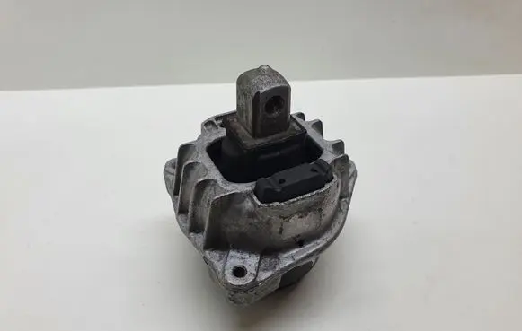 BMW 5 F10 F11 Engine mount bracket 2038310 2036040