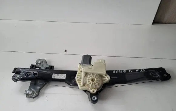 Nissan Qashqai Front door window regulator motor 807004EA0A