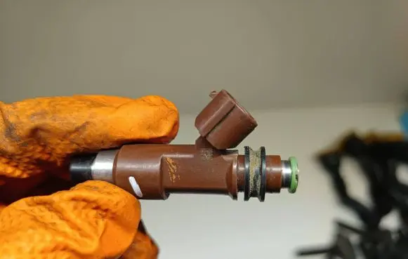 Subaru Outback Fuel injector 146002406
