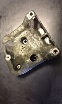 BMW 5 E60 E61 A/C compressor mount bracket 7796395