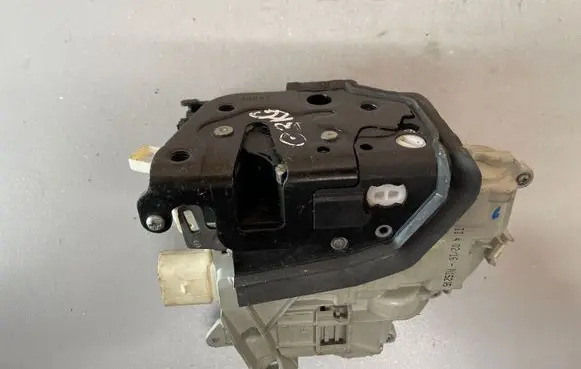 Audi A3 S3 8V Rear door lock 4G0839015C