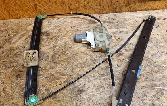 Audi Q7 4L Front door window regulator with motor 966934200 7746026720