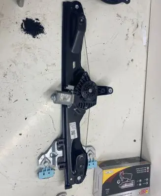 Nissan Qashqai Front door electric window regulator 807004EA3D C17694203