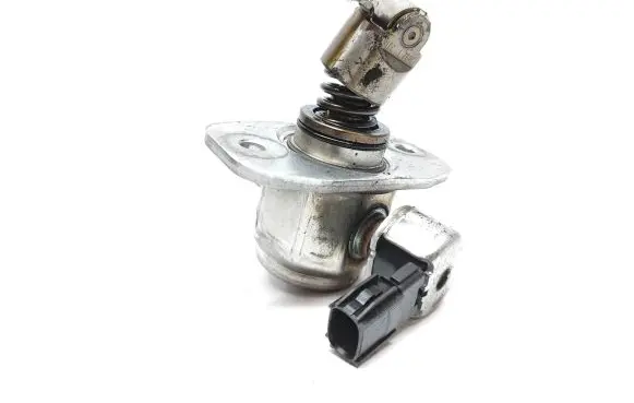 Toyota C-HR I Fuel injection high pressure pump