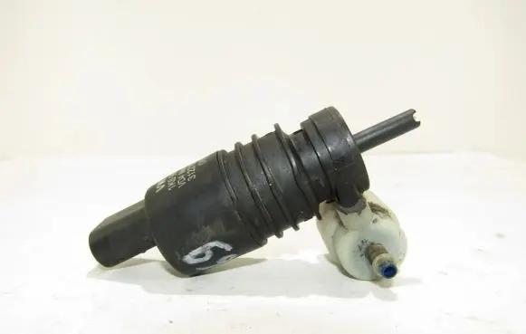Volkswagen Touareg I Windscreen/windshield washer pump 1K6955651