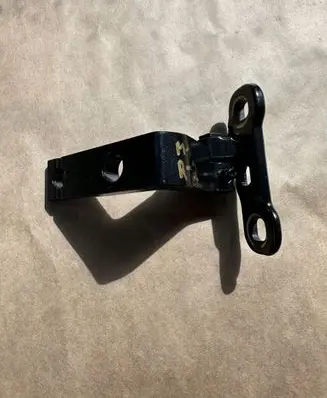 Volvo XC90 Front door lower hinge 31424608