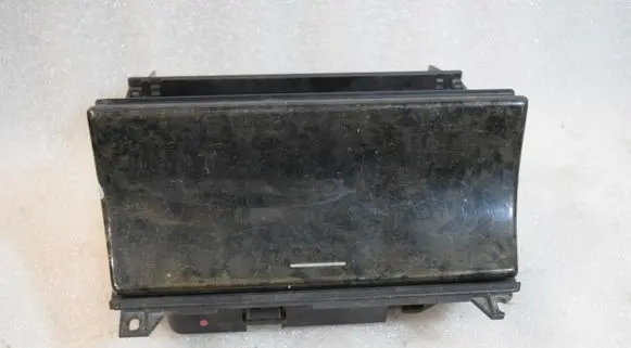 Mercedes-Benz E W210 Ashtray (front) 