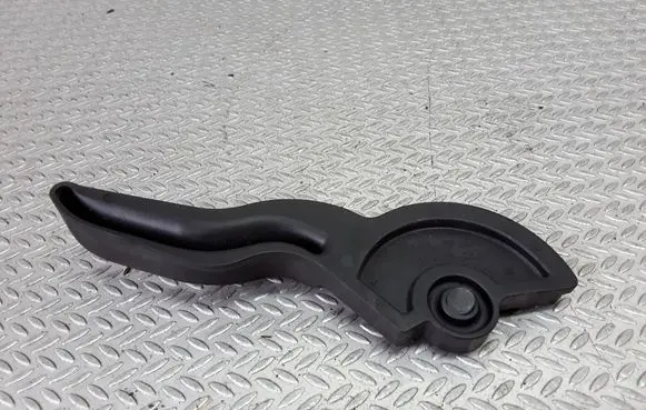 Opel Meriva A Engine bonnet (hood) release handle 13128231