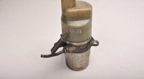 Volvo S40 Power steering pump 31329252
