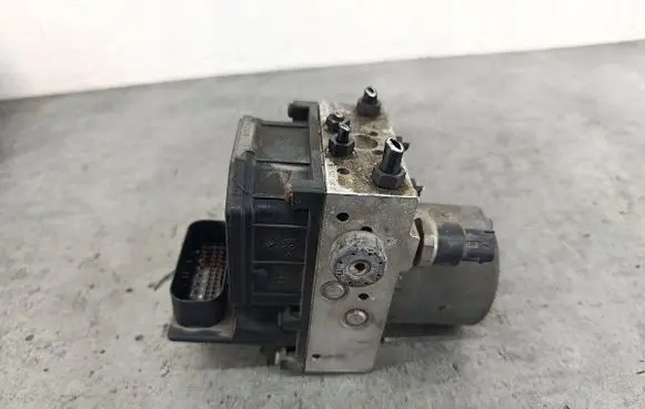Volkswagen PASSAT B5.5 ABS Pump