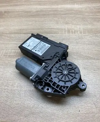Audi A4 S4 B7 8E 8H Front door window regulator motor 8E1959802G 5WK49200CBF