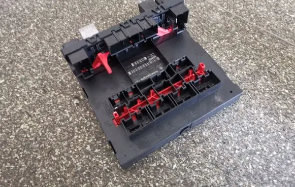 Audi A3 S3 8P Fuse module 8P0907279A