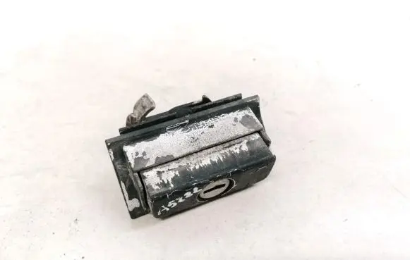 Volkswagen Golf III Tailgate exterior lock 