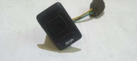 Tailgate opening switch
