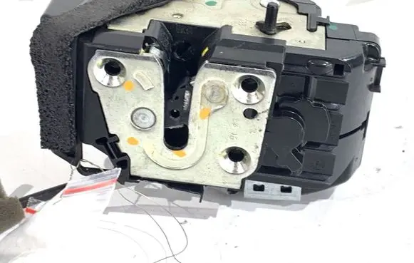 Nissan Pulsar Rear door lock 