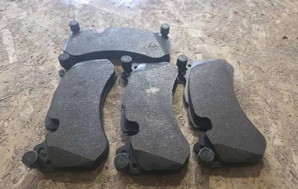 Mercedes-Benz C AMG W204 Brake pads (front) BBP2385 A0044207620