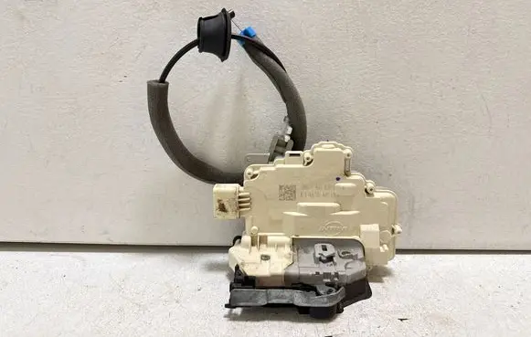 Audi Q7 4M Rear door lock 4G0839015A