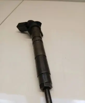 Jeep Grand Cherokee (WK) Fuel injector A6420700587 0445115 060902