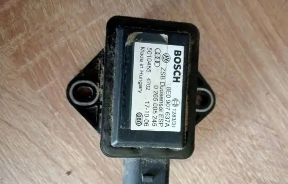 Audi A4 S4 B6 8E 8H ESP acceleration yaw rate sensor 8E0907637A