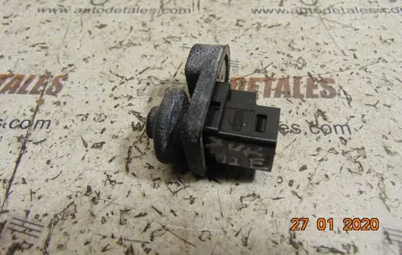 Nissan Juke I F15 Rear door sensor 