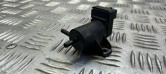 Vacuum valve