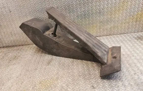 BMW 1 E81 E87 Accelerator throttle pedal 6772646