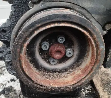 Volkswagen Golf V Crankshaft pulley