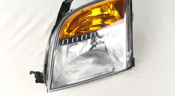 Ford Fusion Headlight/headlamp 24689700