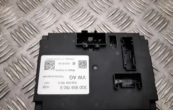 Volkswagen PASSAT B8 Seat control module 3Q0959760E