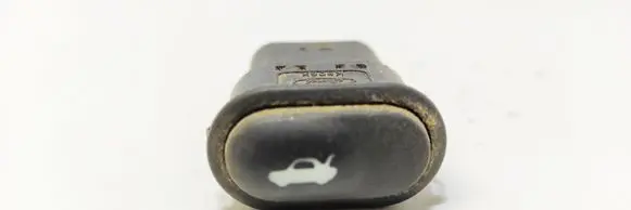 Ford Cougar Tailgate/boot open switch button 96FG19B514AA