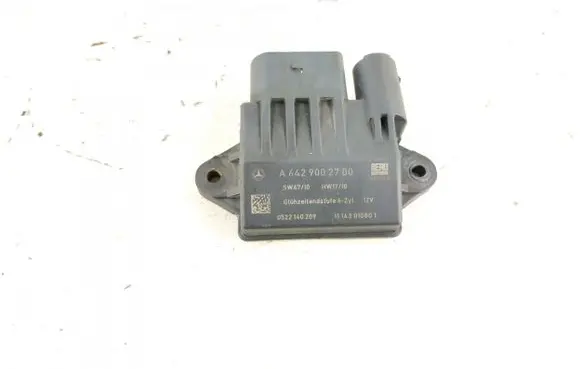 Mercedes-Benz C W204 Glow plug pre-heat relay 6429002700 6429007701