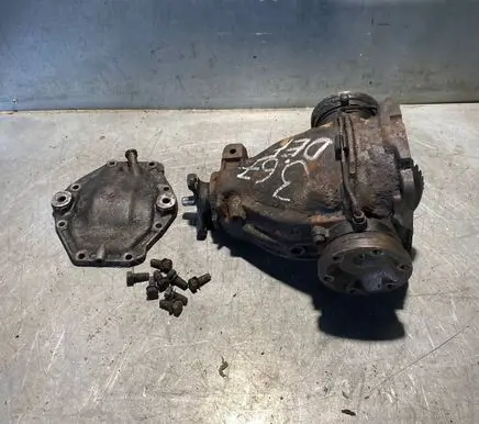 Mercedes-Benz E W124 Rear differential 1243512508 3.67 734525