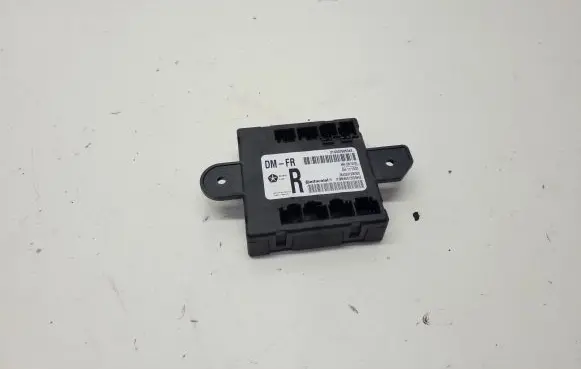 Chrysler Town & Country V Door control unit/module 05026860AE