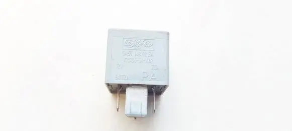 Ford Mondeo Mk III Other relay 5m5t14b192ea v23136-j4-x62