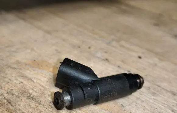 Chrysler 300M Fuel injector 04591308