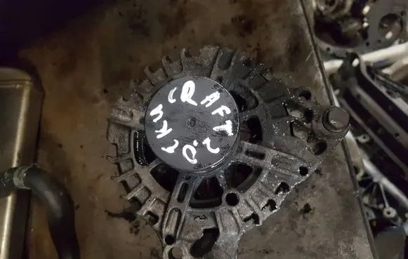 Volkswagen Crafter Generator/alternator 03L903023C
