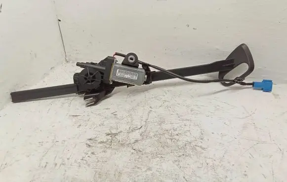 Mercedes-Benz E W238 Seat belt adjustment motor A2058600182 308362799AJ