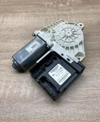 Volkswagen PASSAT B6 Front door window regulator motor 1K0959792H 1K0959702L