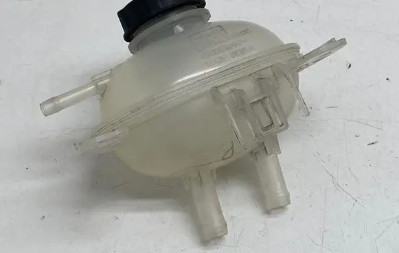 Ford Explorer VI Coolant expansion tank/reservoir L1M38C045CC