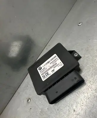 BMW 5 F10 F11 Hand brake control module 6850846 23122010 32620247A