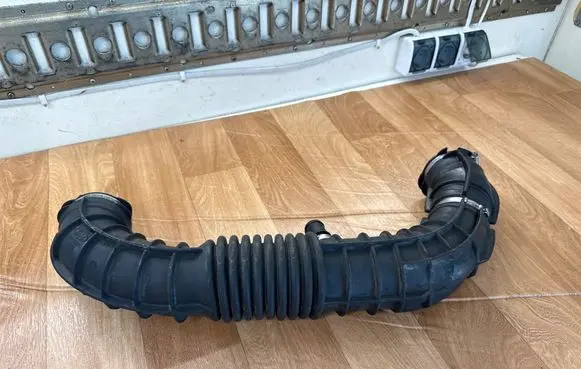 Ford Transit Turbo air intake inlet pipe/hose CC119C623CG