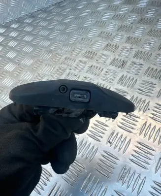 Windshield washer spray nozzle