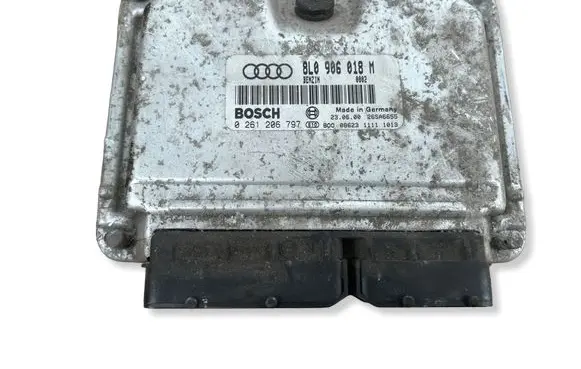 Audi TT Mk1 Engine control unit/module 0261206797 26SA6655 8L0906018M