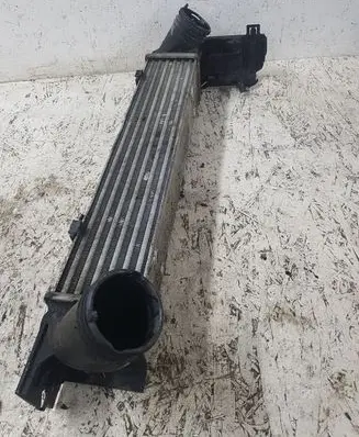 BMW 1 E81 E87 Intercooler radiator 3213329