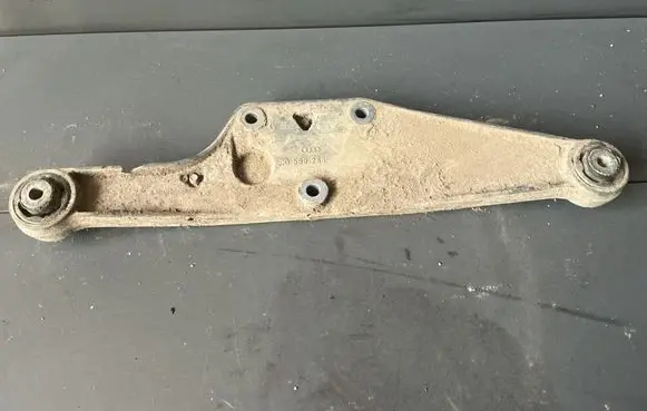 Audi A4 S4 B5 8D Rear differential/diff mount bracket 8d0599285