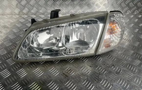 Nissan Almera N16 Headlight/headlamp