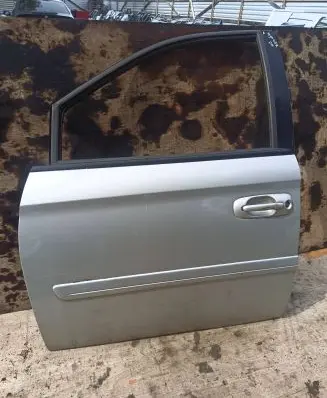 Chrysler Voyager Front door