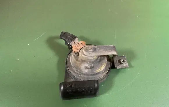 Volvo V70 Horn signal 49042 CH2138