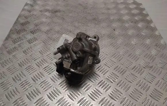 Audi A5 Sportback 8TA Fuel injection high pressure pump 04L130755E